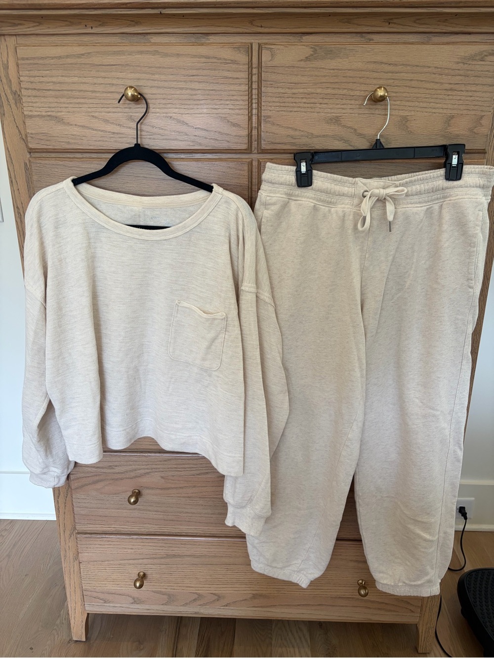 aerie Cream Oatmeal sweatshirt and jogger set